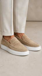 Taormina beige indossato, close sul mocassino