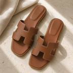 Capri Bellaro — bellaro capri marrone editorial courtyard 05 — immagine 5