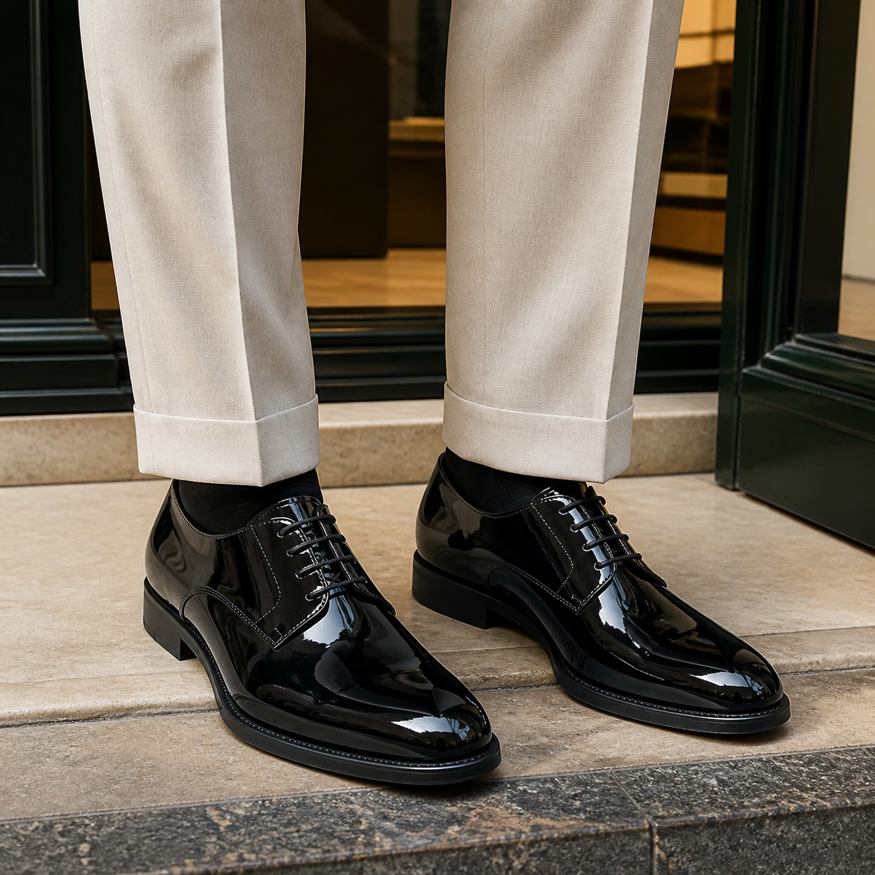 Bagnoregio nera indossata, hero con close sulla sneaker