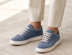 Benevento azzurra indossata, hero con close sulla sneaker