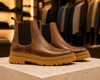 Cortina marrone esposto in boutique, vista 1